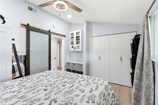 19237 Avenue Of The Oaks B, Newhall, CA 91321