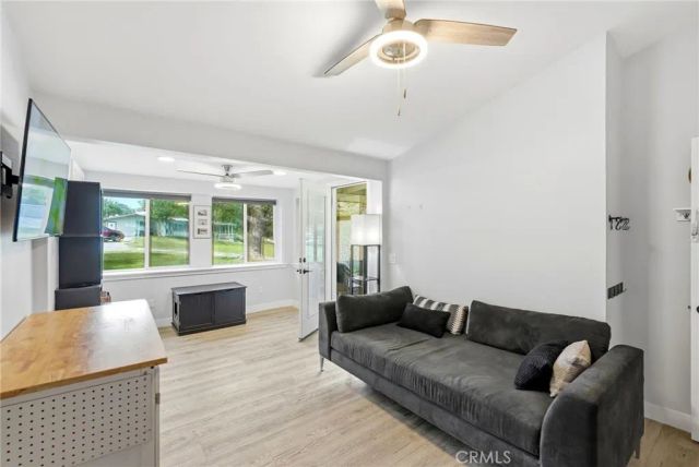 19237 Avenue Of The Oaks B, Newhall, CA 91321