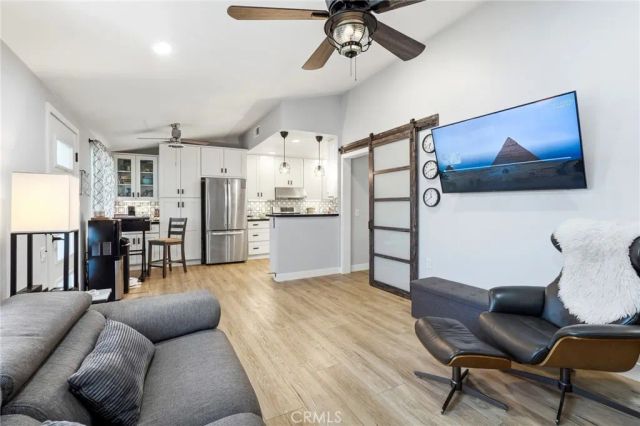 19237 Avenue Of The Oaks B, Newhall, CA 91321