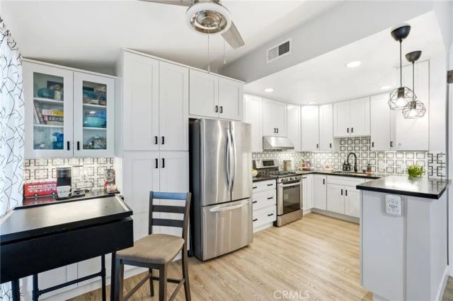 19237 Avenue Of The Oaks B, Newhall, CA 91321