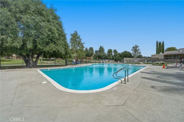 19237 Avenue Of The Oaks B, Newhall, CA 91321