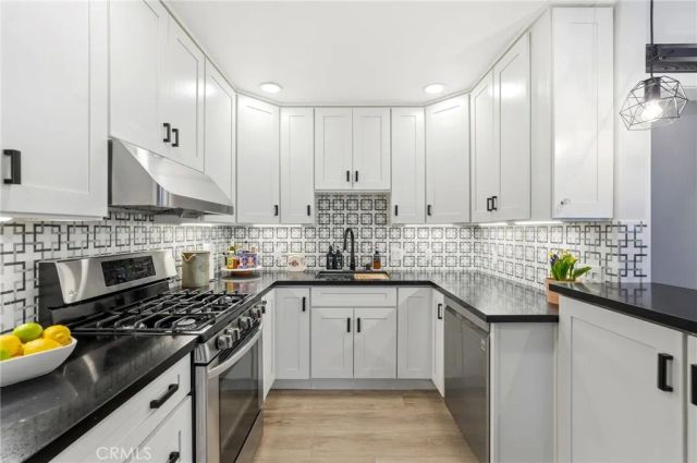 19237 Avenue Of The Oaks B, Newhall, CA 91321