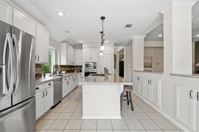 1010 Bringewood Chase Drive, Spring, TX 77379