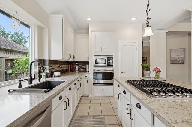 1010 Bringewood Chase Drive, Spring, TX 77379