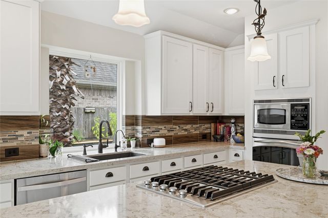 1010 Bringewood Chase Drive, Spring, TX 77379