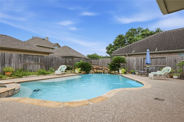 1010 Bringewood Chase Drive, Spring, TX 77379