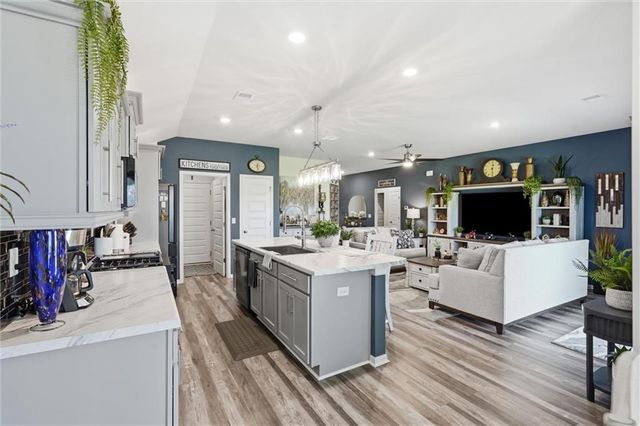 716 Bentley Drive, Belton, MO 64012