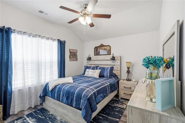 716 Bentley Drive, Belton, MO 64012