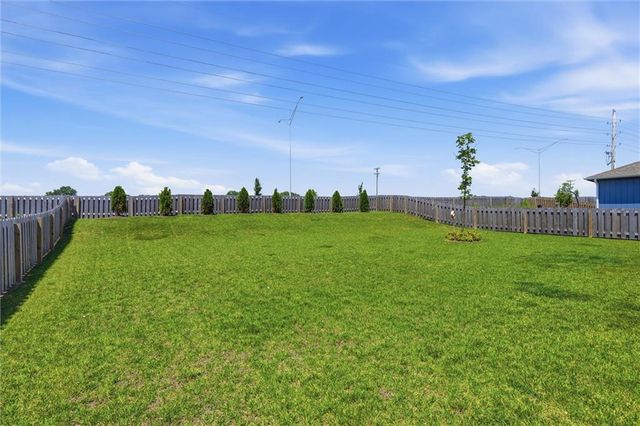 716 Bentley Drive, Belton, MO 64012
