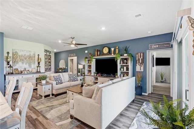 716 Bentley Drive, Belton, MO 64012