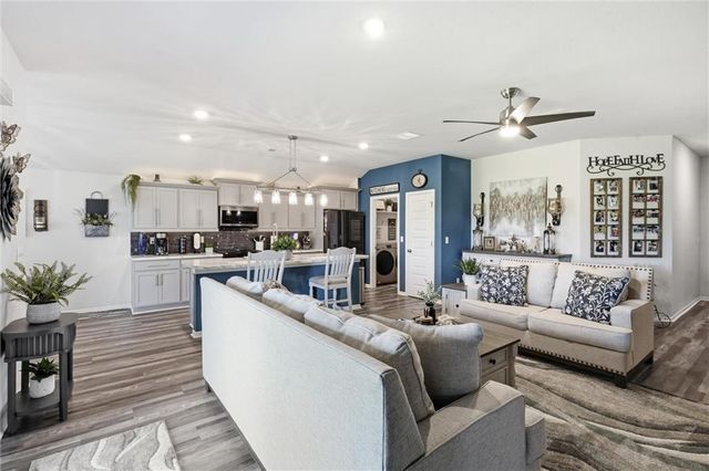 716 Bentley Drive, Belton, MO 64012