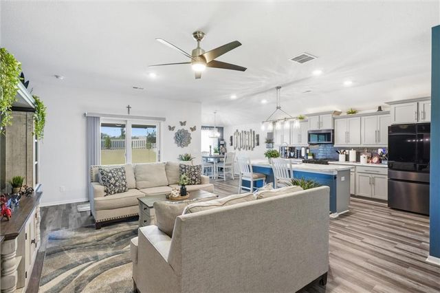 716 Bentley Drive, Belton, MO 64012
