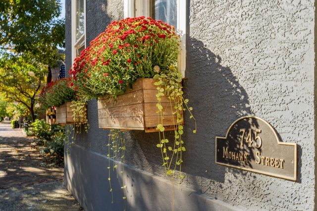 745 Mohawk Street, Columbus, OH 43206