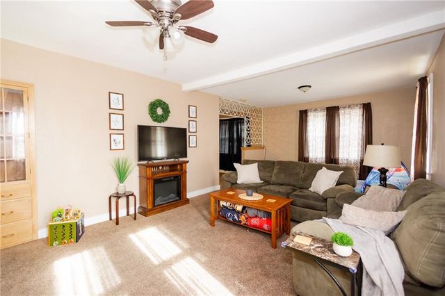 5124 Lake Avenue, St Joseph, MO 64504