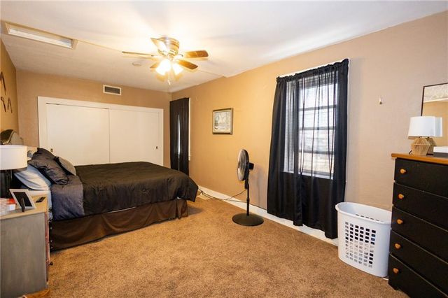 5124 Lake Avenue, St Joseph, MO 64504