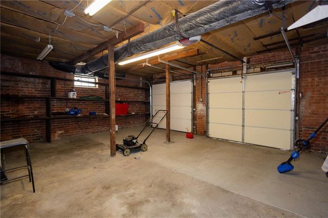 5124 Lake Avenue, St Joseph, MO 64504