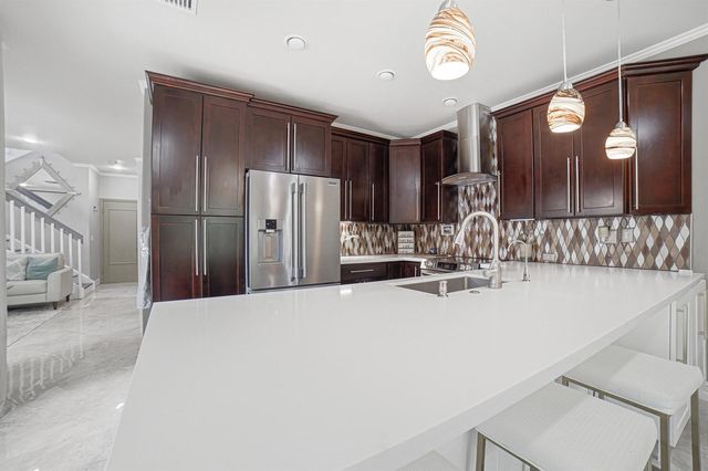 6933 DESERT INN Terrace, Lake Worth, FL 33463