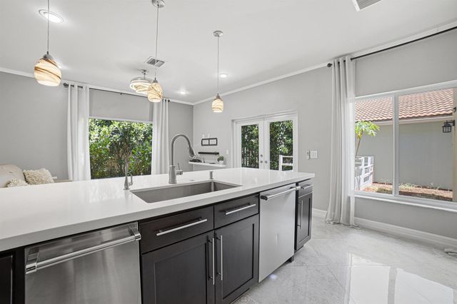 6933 DESERT INN Terrace, Lake Worth, FL 33463