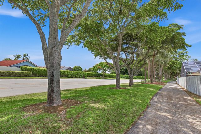 6933 DESERT INN Terrace, Lake Worth, FL 33463