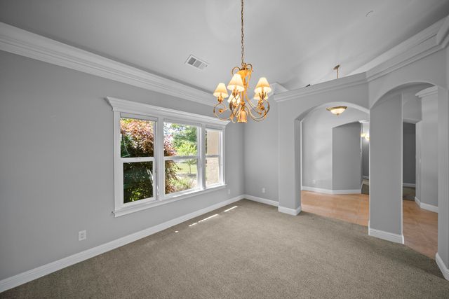 831 Santa Cruz Drive, Redding, CA 96003