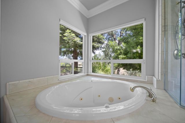 831 Santa Cruz Drive, Redding, CA 96003