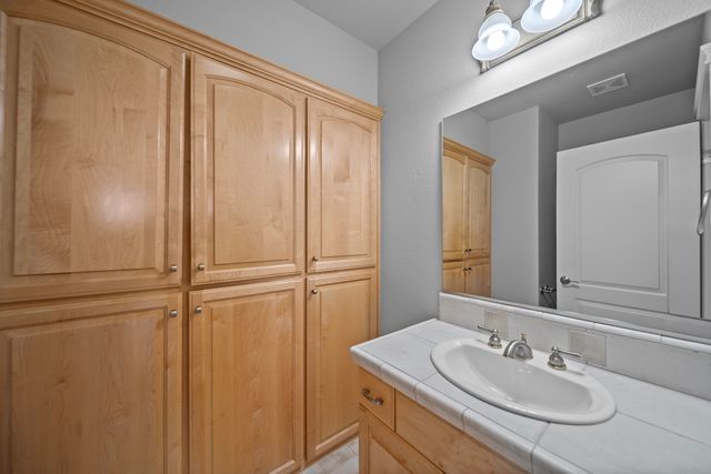 831 Santa Cruz Drive, Redding, CA 96003