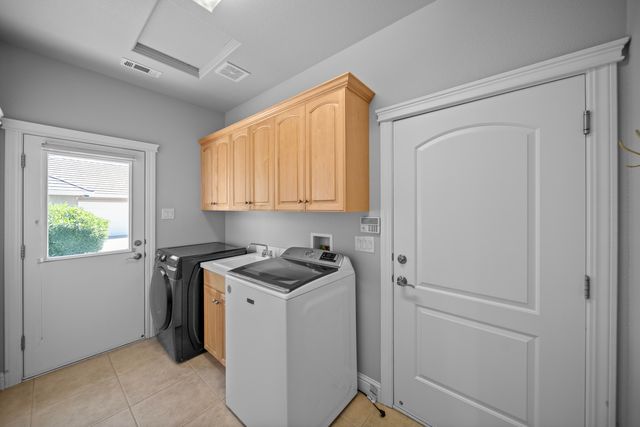 831 Santa Cruz Drive, Redding, CA 96003
