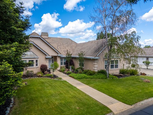 831 Santa Cruz Drive, Redding, CA 96003