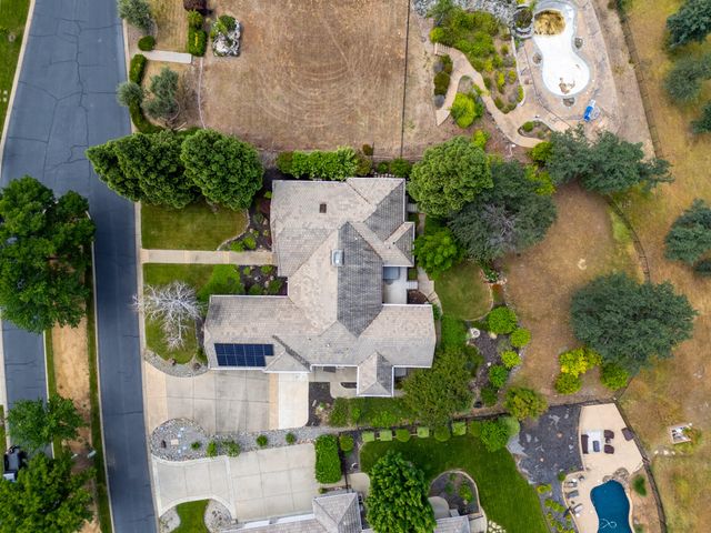 831 Santa Cruz Drive, Redding, CA 96003