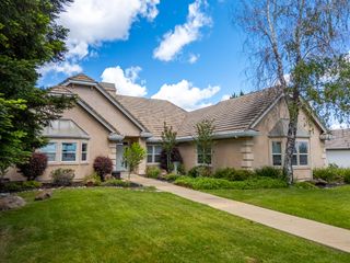 831 Santa Cruz Drive, Redding, CA 96003