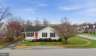 502 E 6TH AVE, Ranson, WV 25438
