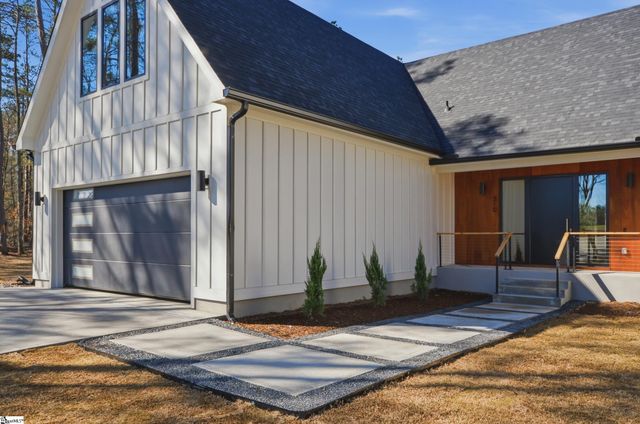 310 S Nelson Drive, Fountain Inn, SC 29644