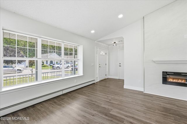 96 Narberth Way, Toms River, NJ 08757