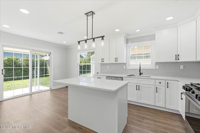 96 Narberth Way, Toms River, NJ 08757