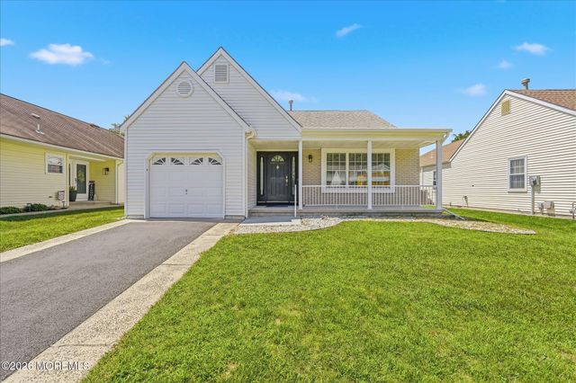 96 Narberth Way, Toms River, NJ 08757