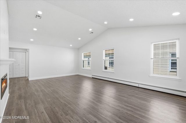 96 Narberth Way, Toms River, NJ 08757