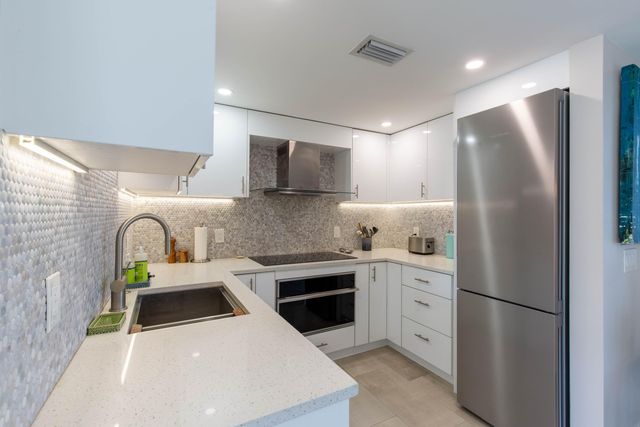 2774 S Ocean Boulevard 508, Palm Beach, FL 33480