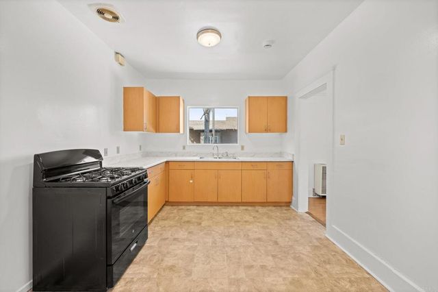 15 Birch Street, San Diego, CA 92113