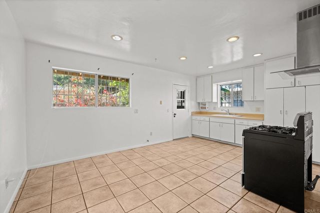15 Birch Street, San Diego, CA 92113