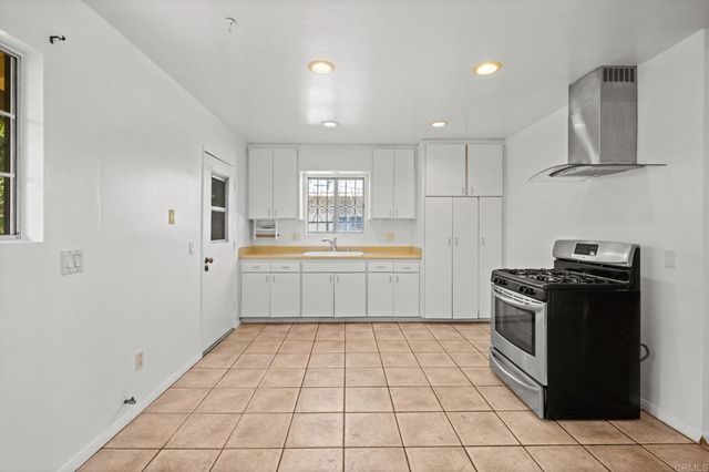 15 Birch Street, San Diego, CA 92113