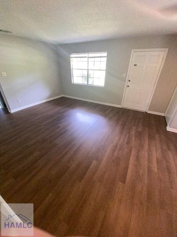 228 Pointe South Drive, Hinesville, GA 31313