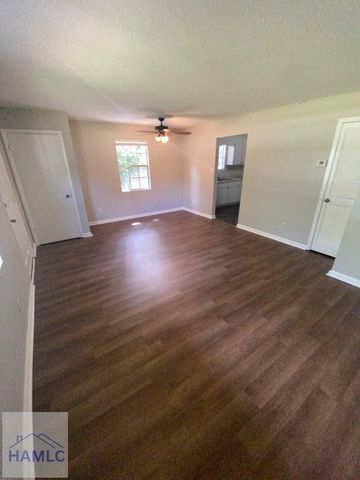 228 Pointe South Drive, Hinesville, GA 31313