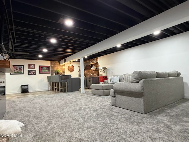 1403 Roberts Circle, Waterville, OH 43566