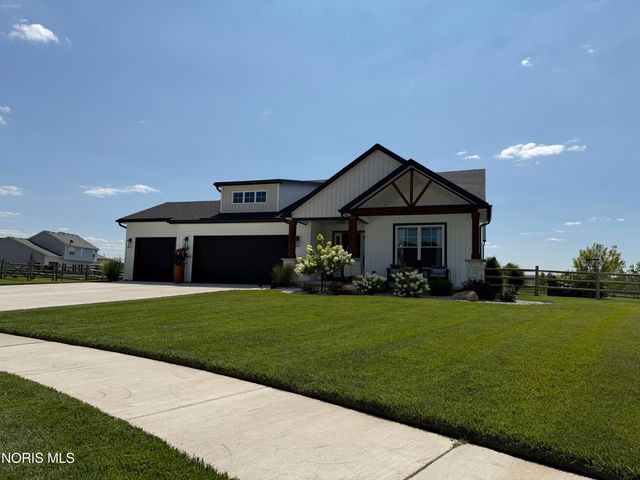 1403 Roberts Circle, Waterville, OH 43566