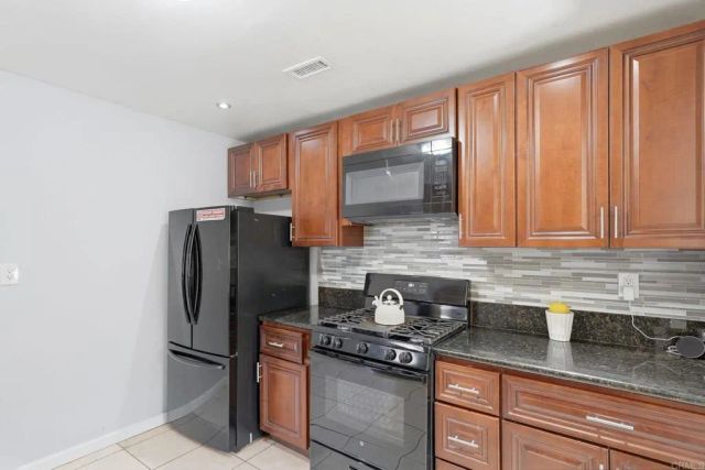 5260 La Paz Drive, San Diego, CA 92114