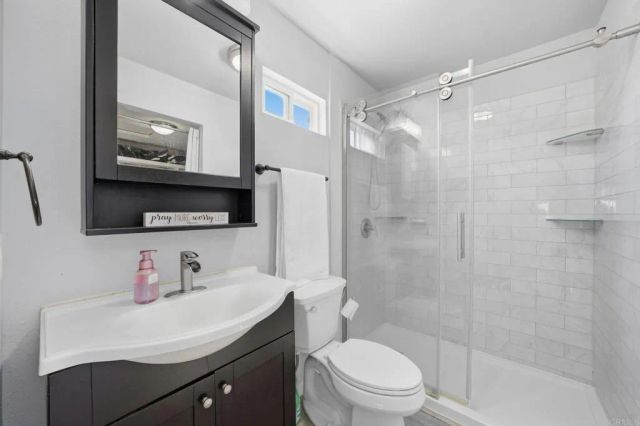 5260 La Paz Drive, San Diego, CA 92114