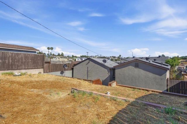 5260 La Paz Drive, San Diego, CA 92114