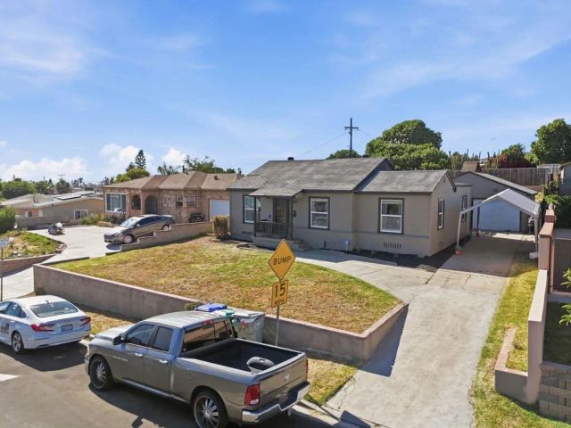 5260 La Paz Drive, San Diego, CA 92114