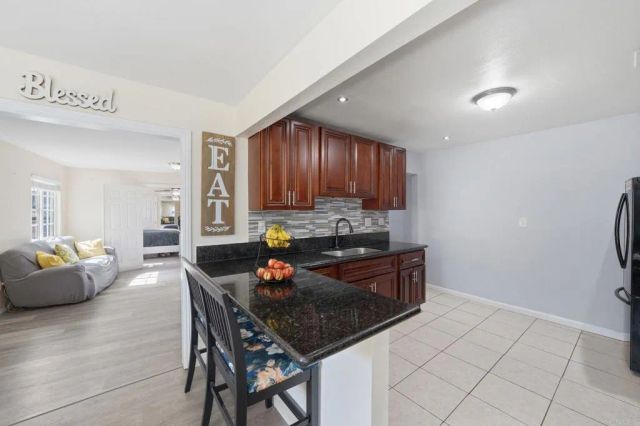 5260 La Paz Drive, San Diego, CA 92114