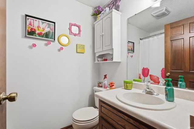6821 Thamesford Drive, Fort Wayne, IN 46835